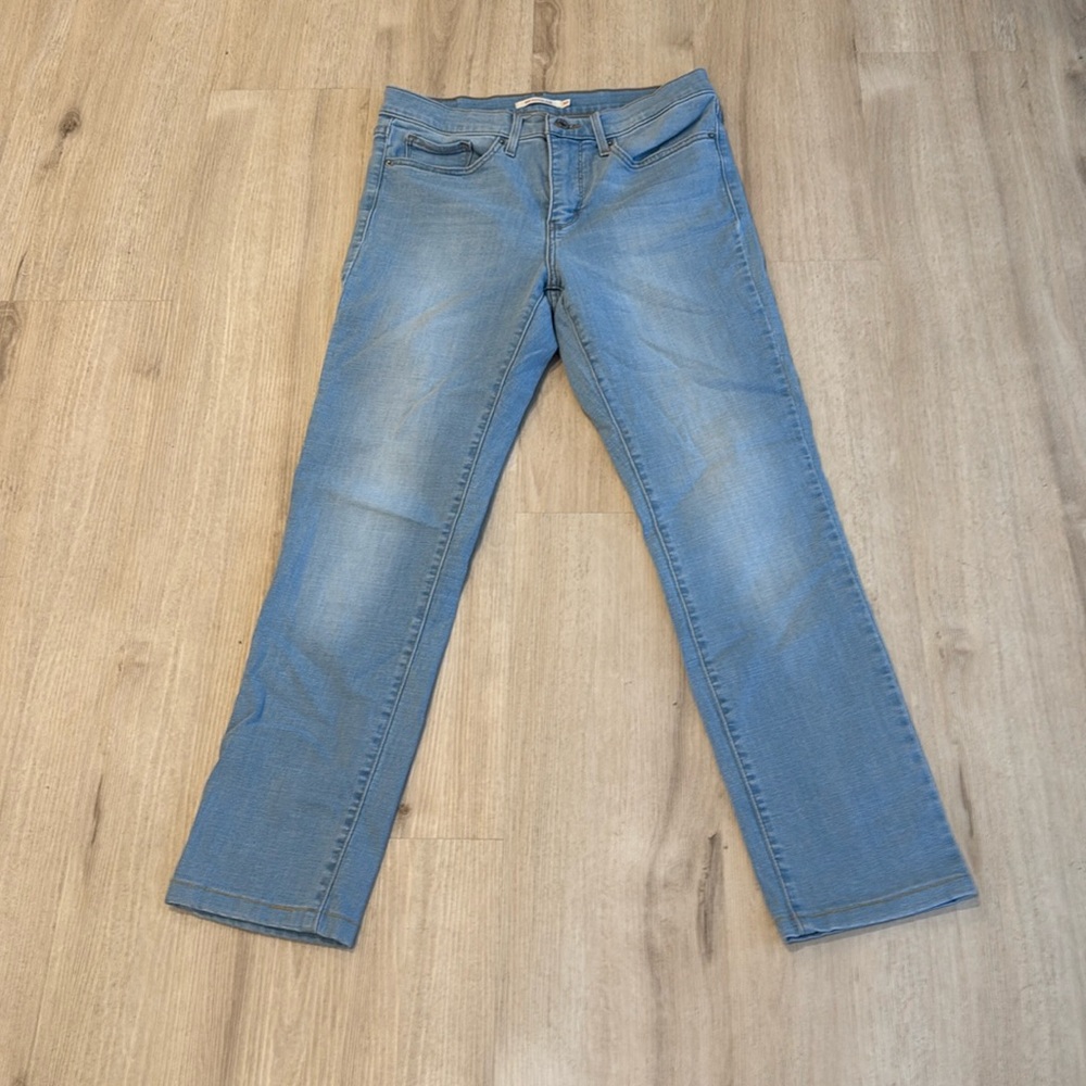 Levi’s 312 Shaping Slim Jeans